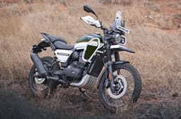 2025 Yezdi Adventure outdoor static shot